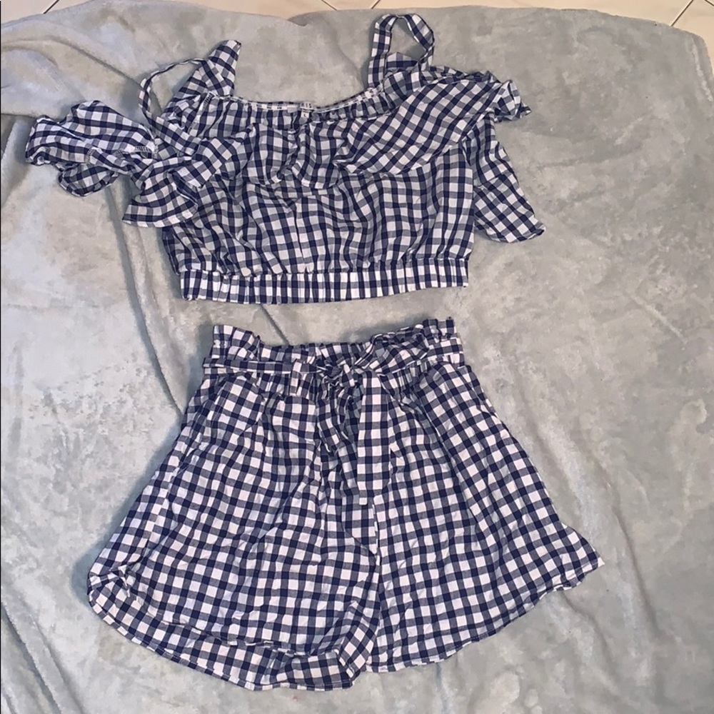 2 piece shorts outfit!